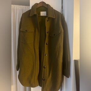 LIKE NEW Aritzia Ganna Shirt Jacket in Olive Size Small SOLD OUT ONLINE